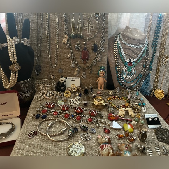 🍀LIVE AUCTION NOTIFICATION 🍀🤗🤗🍀CLOSET IS OPEN TODAY! Come say hello! - Picture 7 of 13